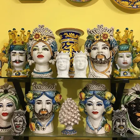 Sicily Oda ve Kahvaltı 3*
